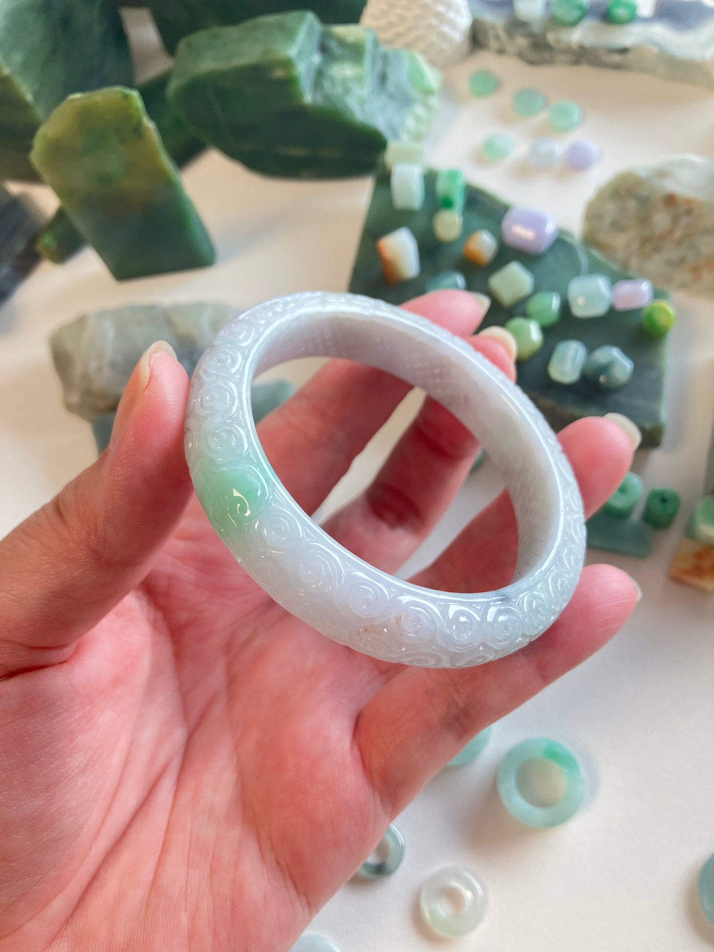 Jadeite Jade bangle Carving 天然翡翠玉鈪圓條 雕花(54mm) 9a1850