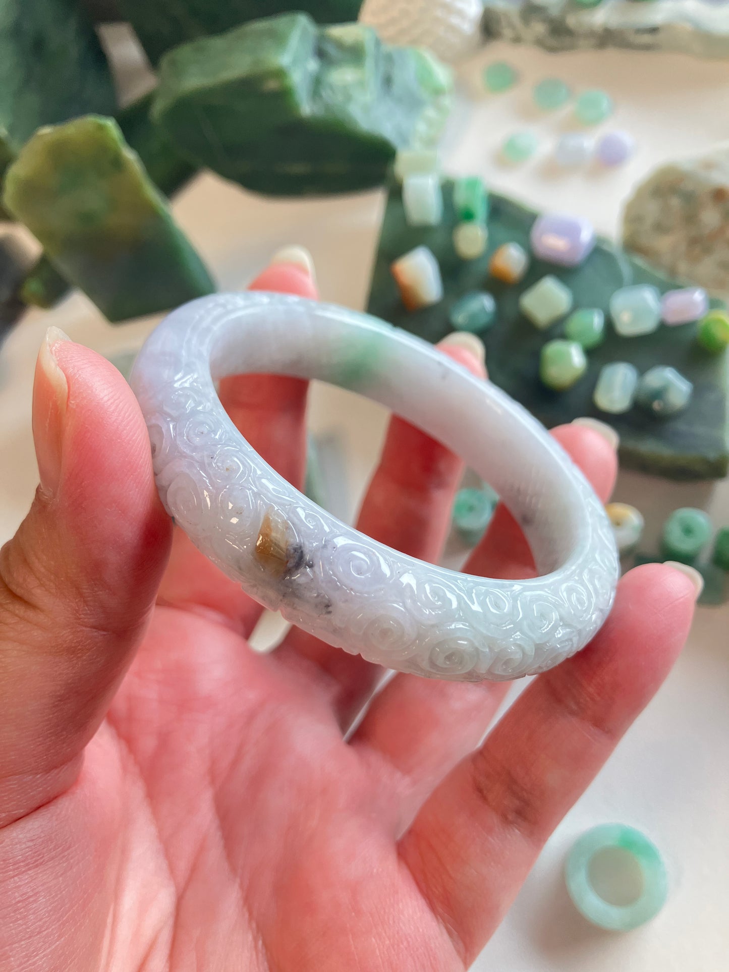 Jadeite Jade bangle Carving 天然翡翠玉鈪圓條 雕花(54mm) 9a1850