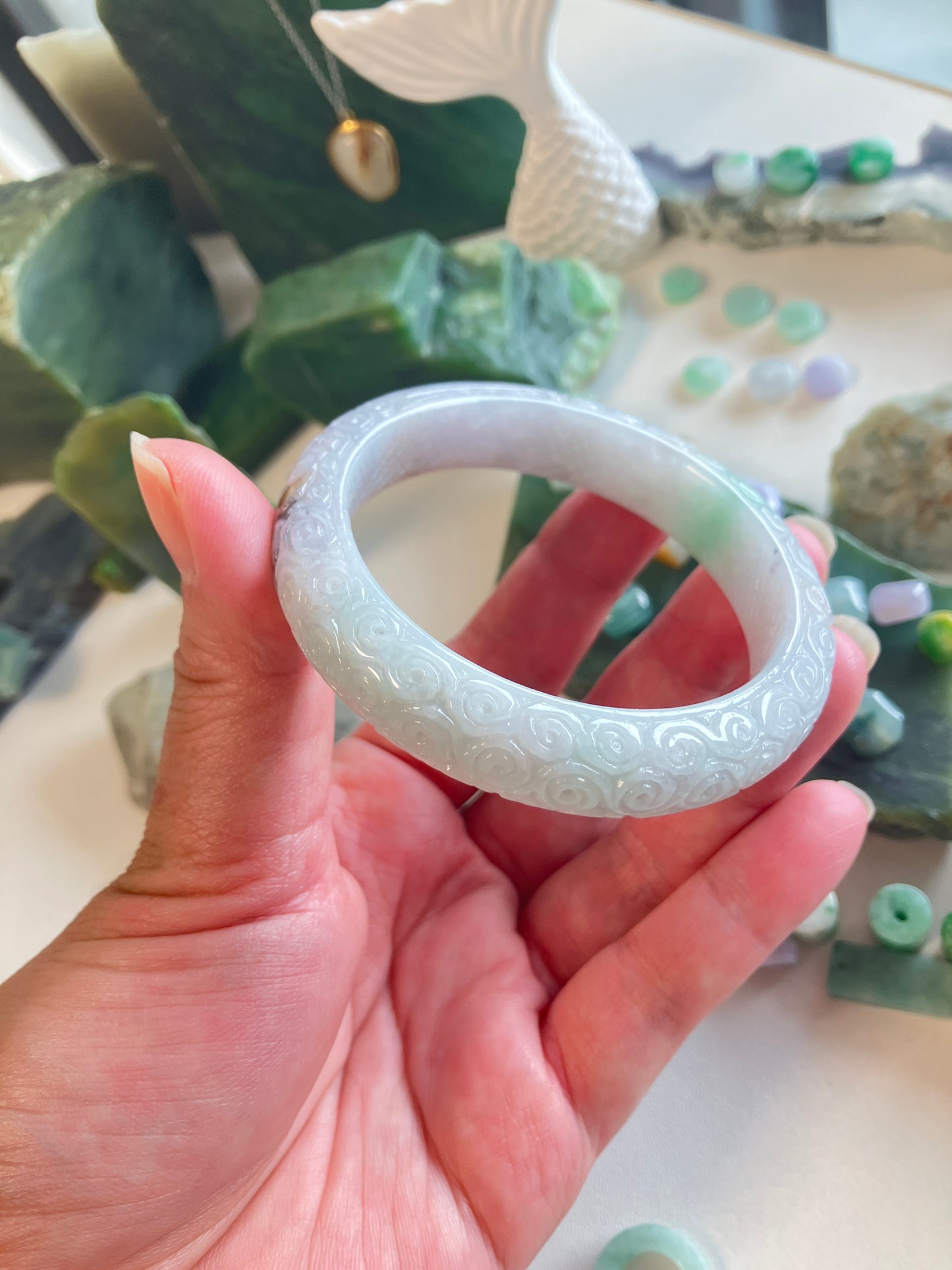 Jadeite Jade bangle Carving 天然翡翠玉鈪圓條 雕花(54mm) 9a1850