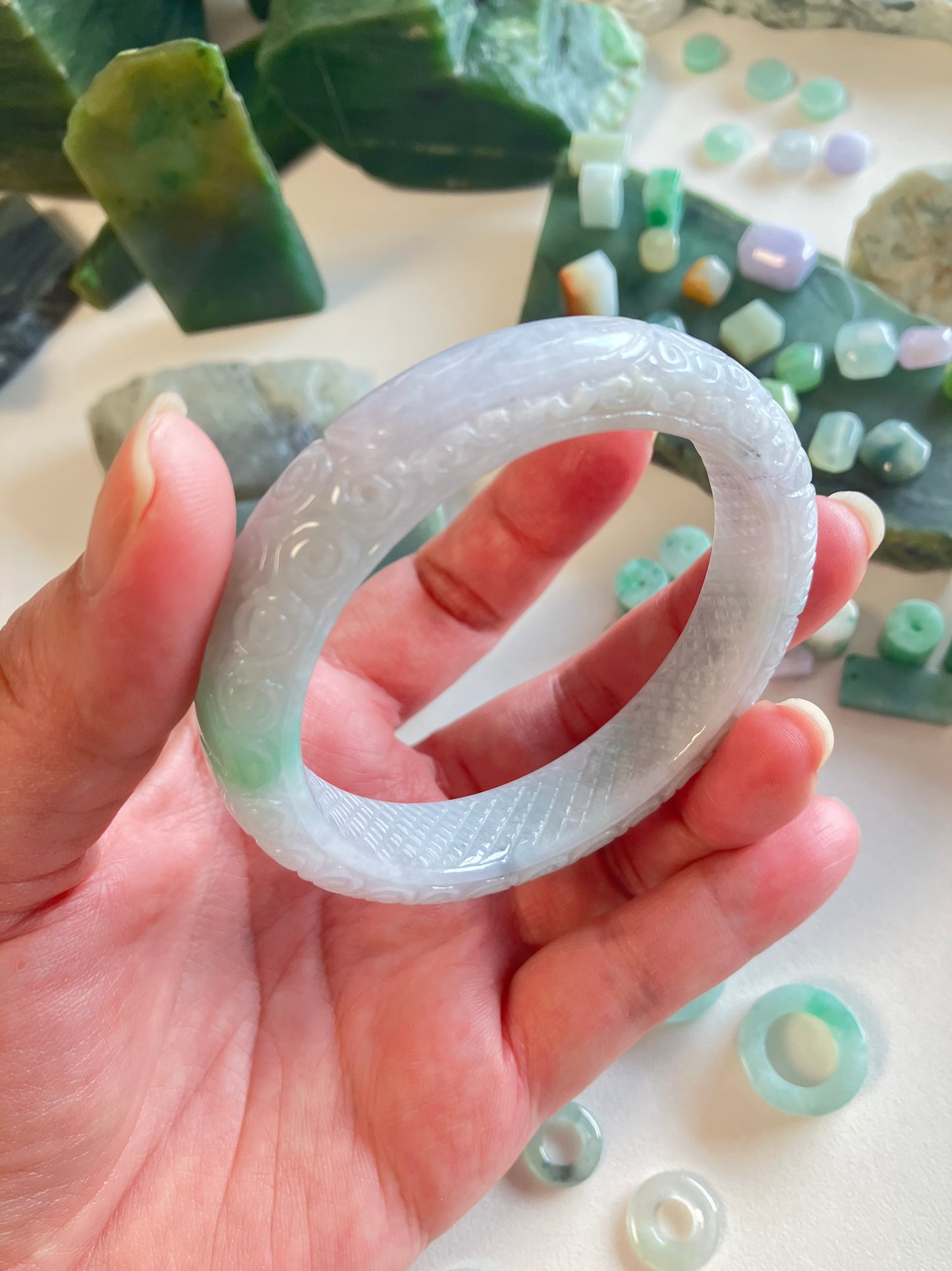 Jadeite Jade bangle Carving 天然翡翠玉鈪圓條 雕花(54mm) 9a1850