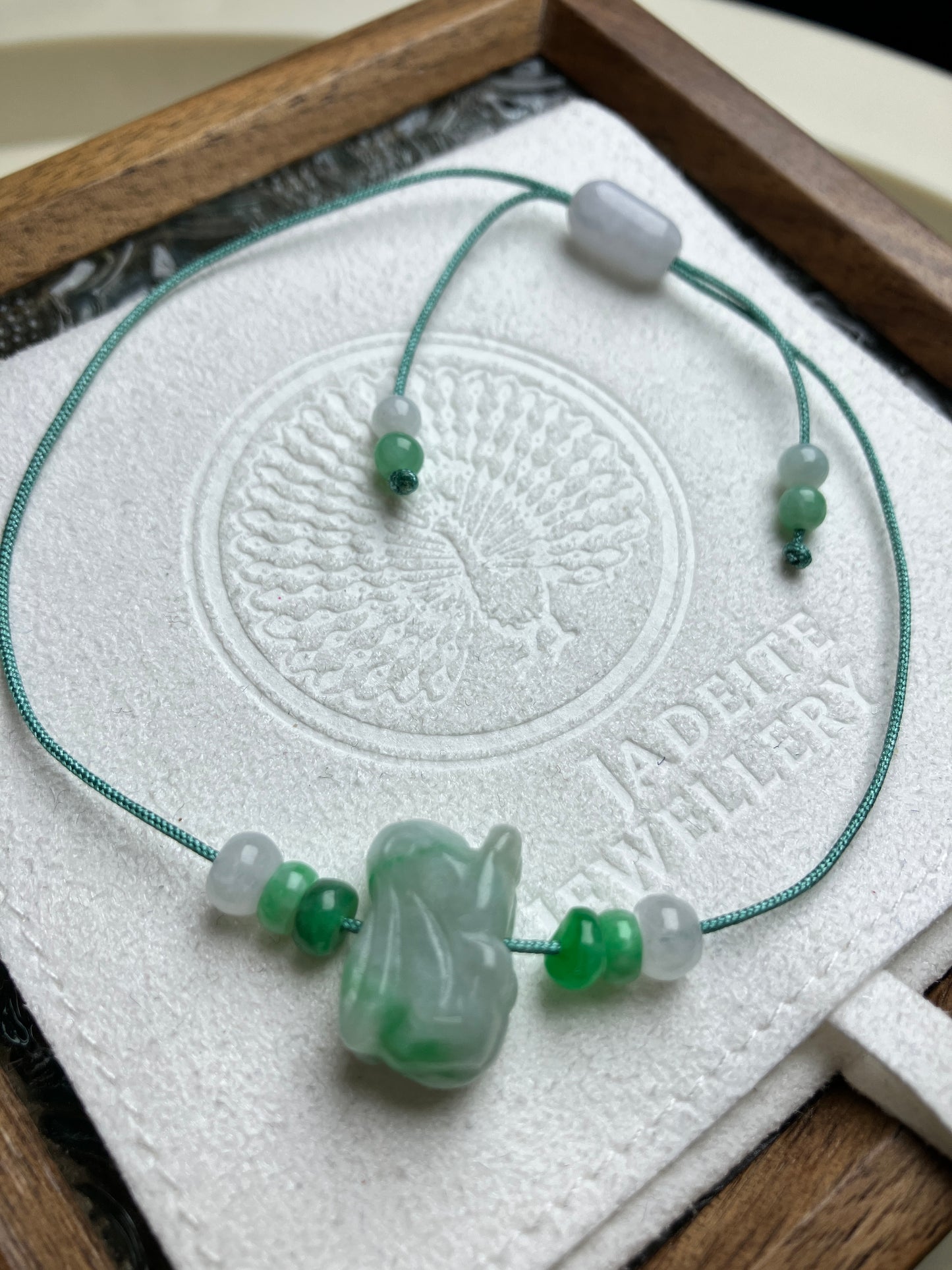 Jadeite LuckyRabbit Bracelet ｜天然翡翠手繩「可愛兔」(JBSP0017)