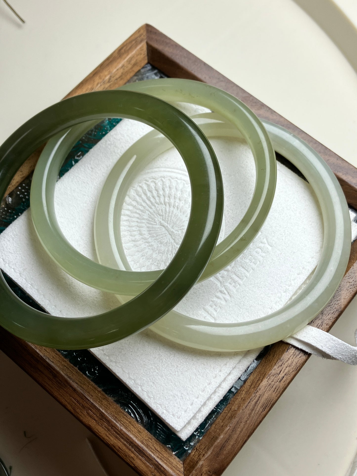 Natural Green Nephrite Jade Bangle 天然和田玉玊鈪 (59mm) (NB30299)