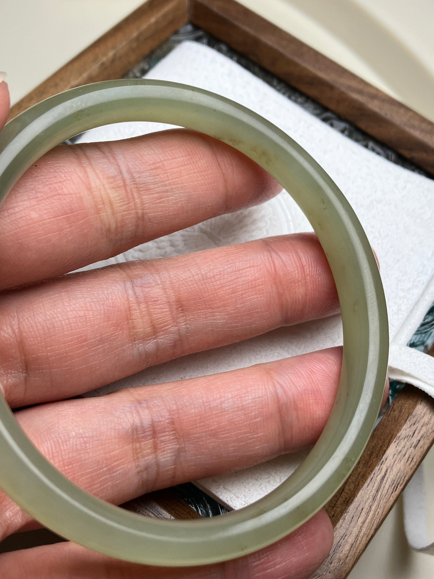 Natural light Green Nephrite Jade Bangle 天然和田玉玊鈪 (59mm) (NB30259)