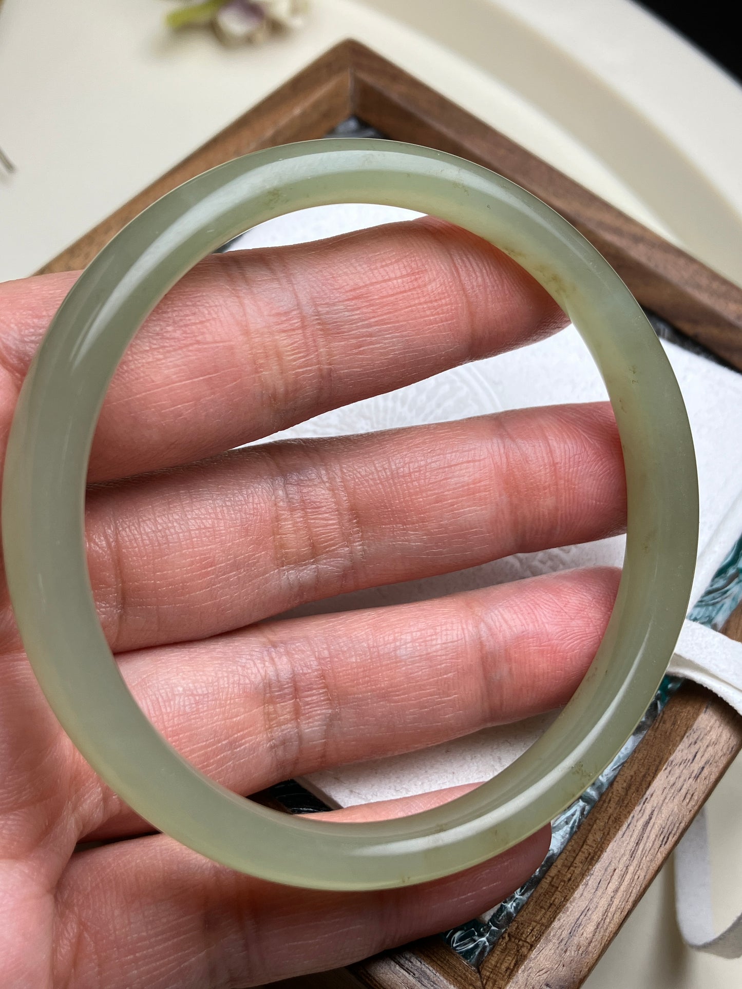 Natural light Green Nephrite Jade Bangle 天然和田玉玊鈪 (59mm) (NB30259)