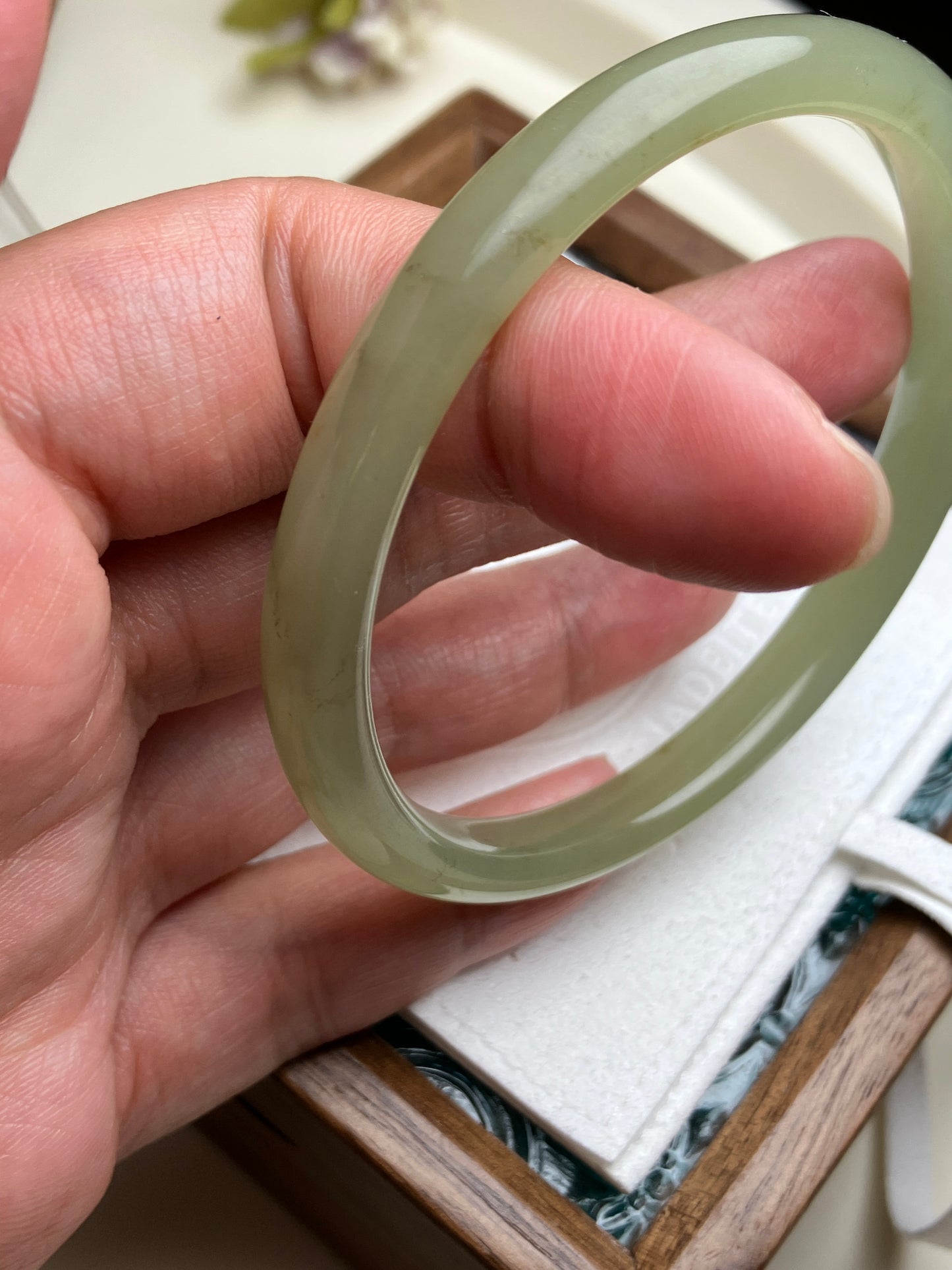 Natural light Green Nephrite Jade Bangle 天然和田玉玊鈪 (59mm) (NB30259)