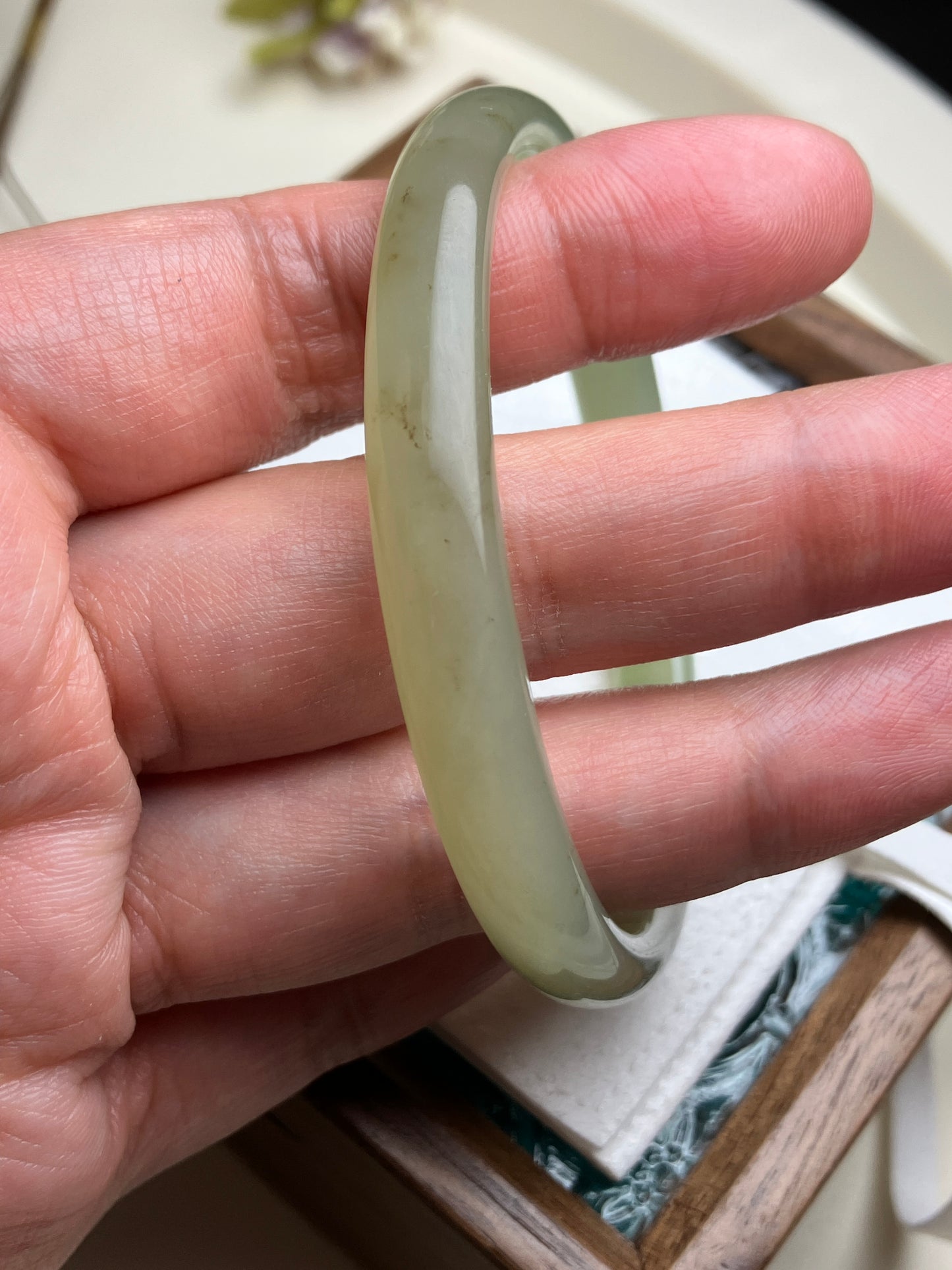 Natural light Green Nephrite Jade Bangle 天然和田玉玊鈪 (59mm) (NB30259)