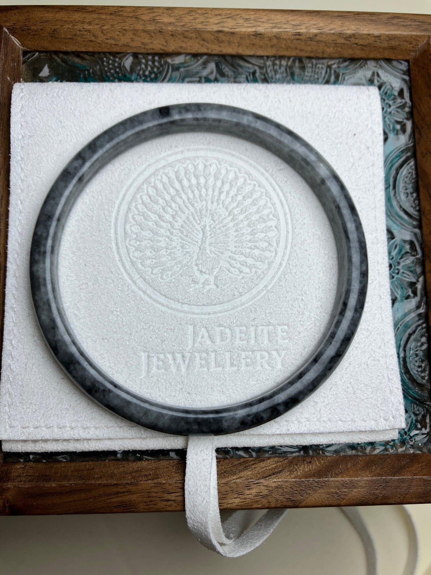 Vintage Jadeite Black floral Bangle 天然黑白花烏雞細圓條翡翠玉鈪 復古系列(58mm)(JB00791)