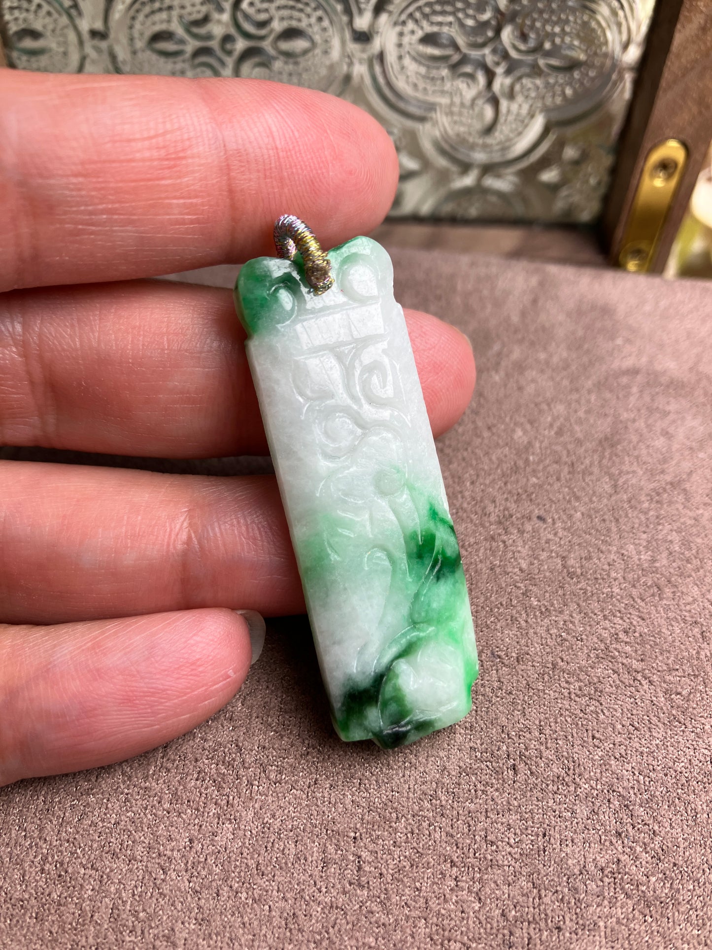 Vintage -Jadeite Pendant天然翡翠復古系列 白底青綠（JVR0012)