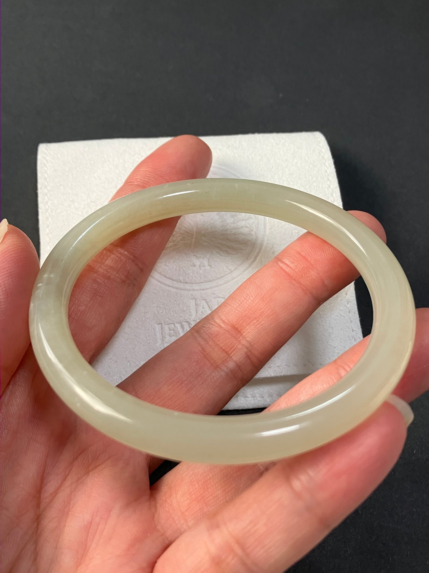 Natural light Green Nephrite Jade Bangle 天然和田玉玊鈪 (60mm) (NB30260)