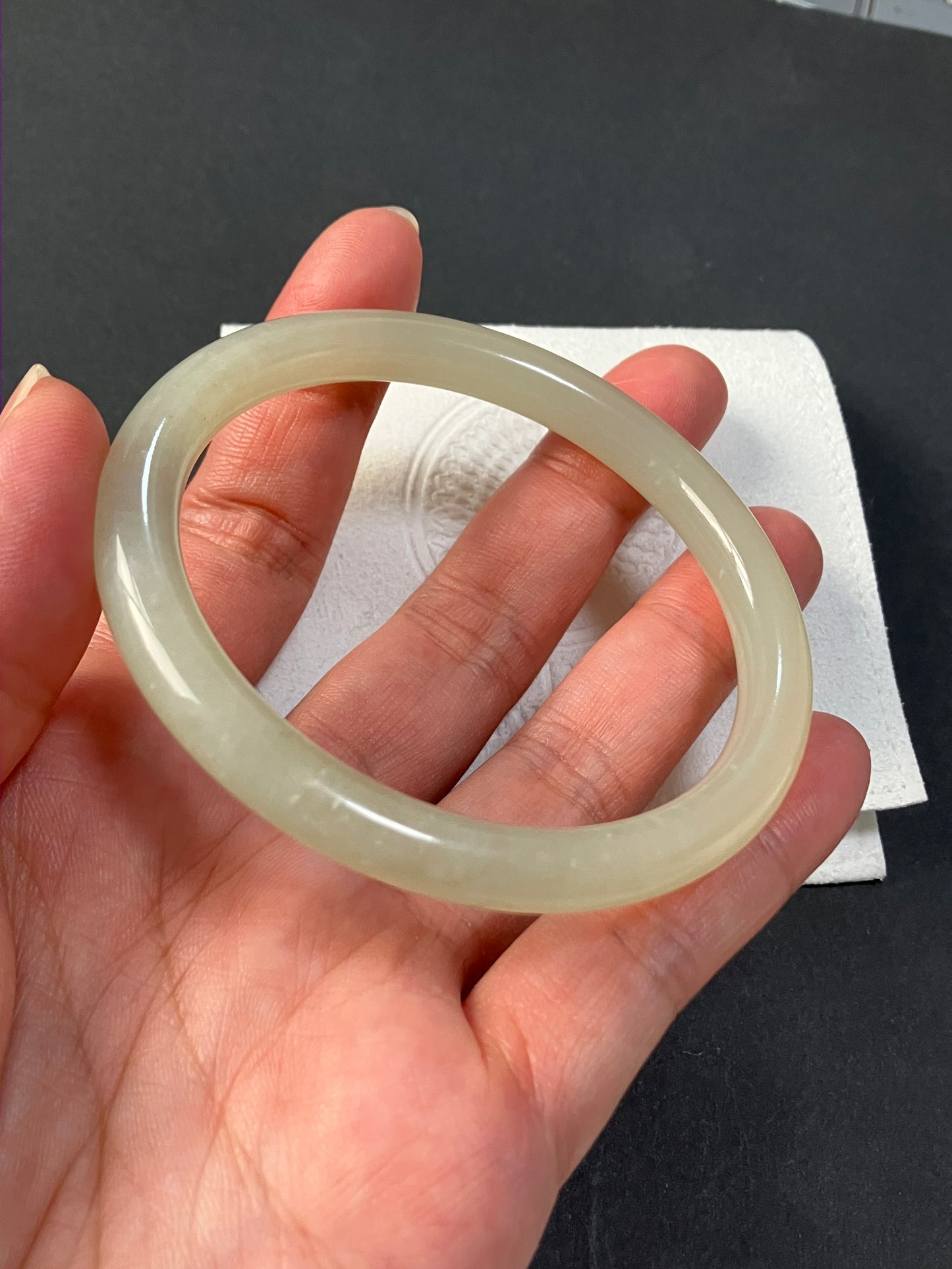 Natural light Green Nephrite Jade Bangle 天然和田玉玊鈪 (60mm) (NB30260)