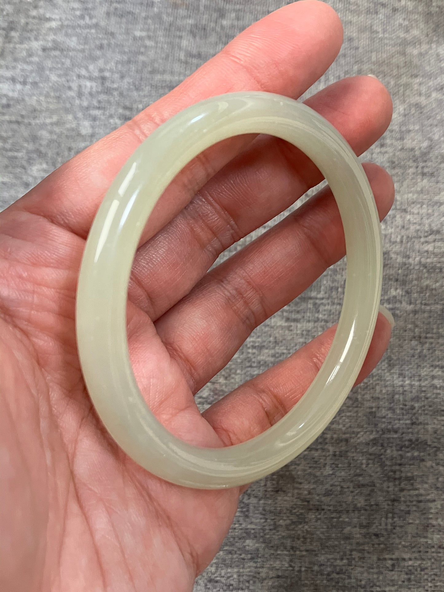 Natural light Green Nephrite Jade Bangle 天然和田玉玊鈪 (60mm) (NB30260)