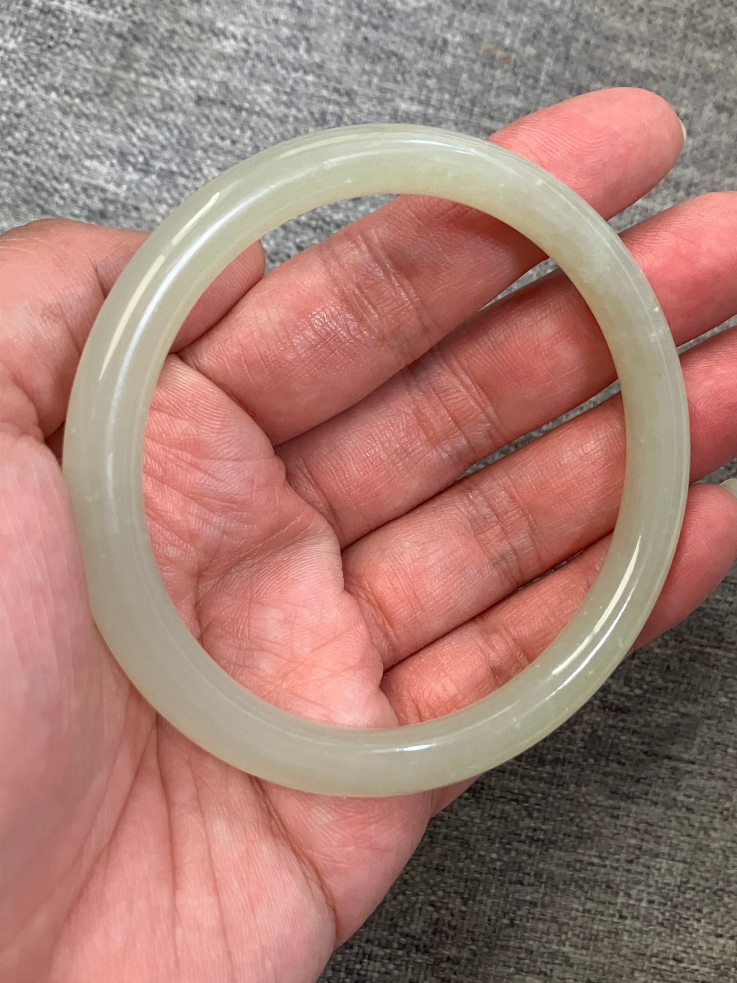 Natural light Green Nephrite Jade Bangle 天然和田玉玊鈪 (60mm) (NB30260)