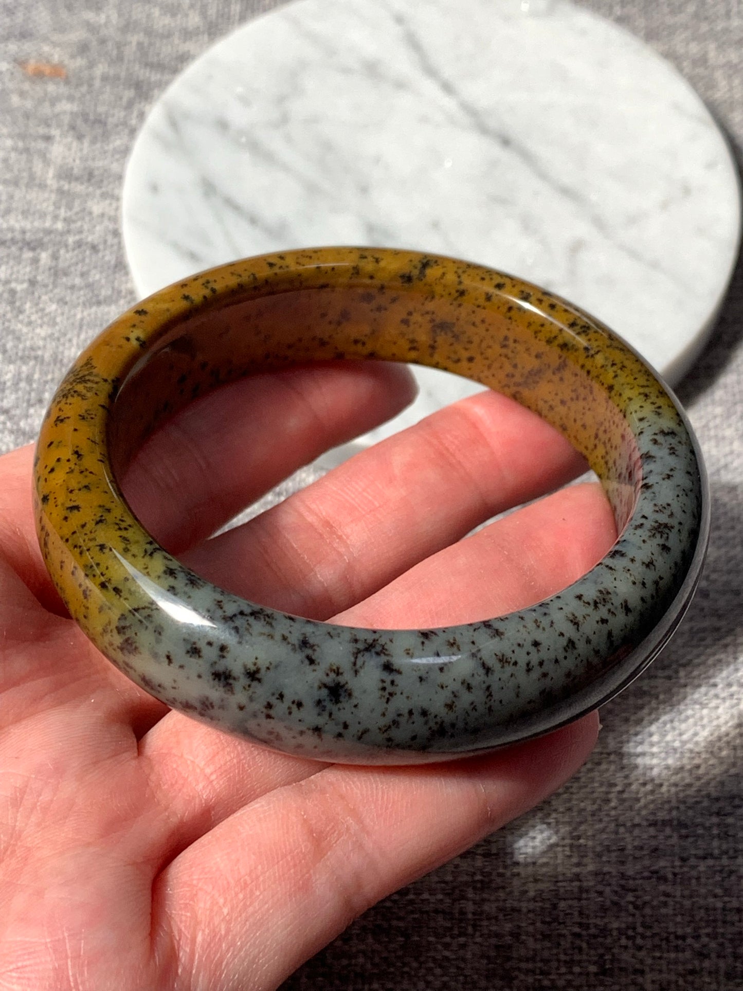 Natural Nephrite Jade Bangle｜天然和田玉雙色特式玉鈪  (NJB00012)